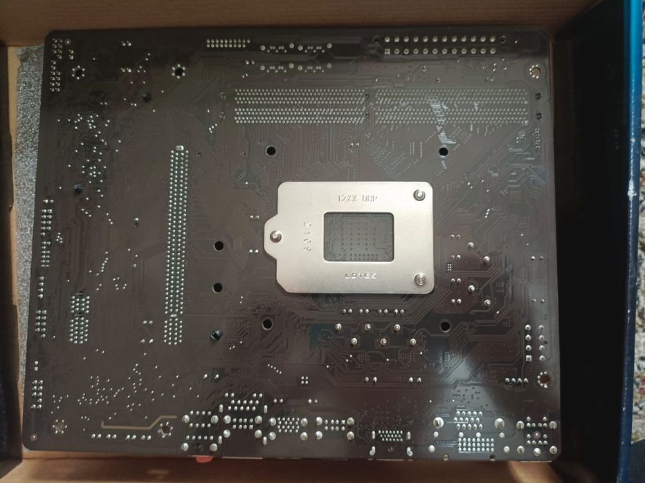 Материнская плата gigabyte