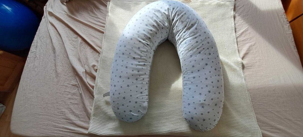 Възглавница за кърмене + протектори за кърмене Philips Avent M