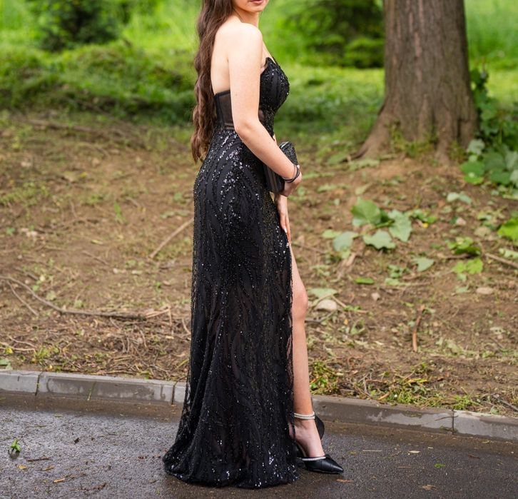 Бутикова дълга бална рокля