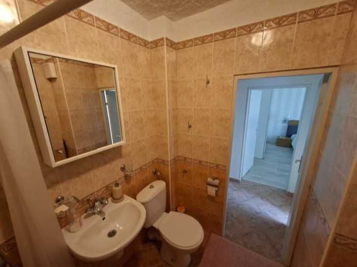 Дава се под наем Тристаен апартамент в София, Център - 90 кв.м за 800 € - Снимка #12