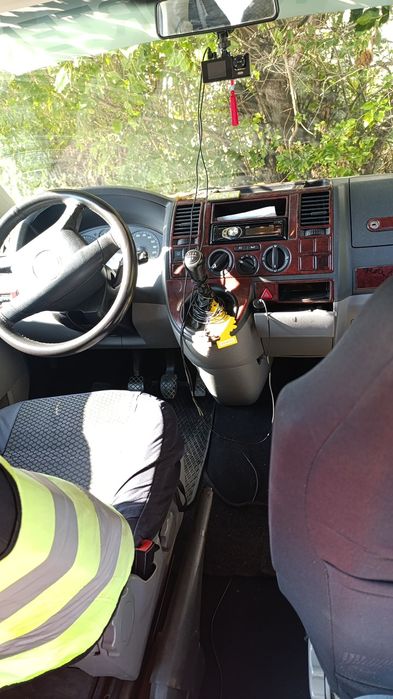 Vând Volkswagen Transporter t5