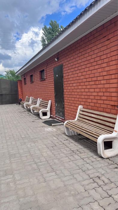 Скамейки из композитного мрамора, для двора в отличном качестве