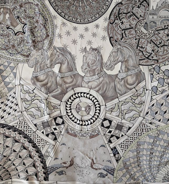 Vând eșarfă Hermes originală