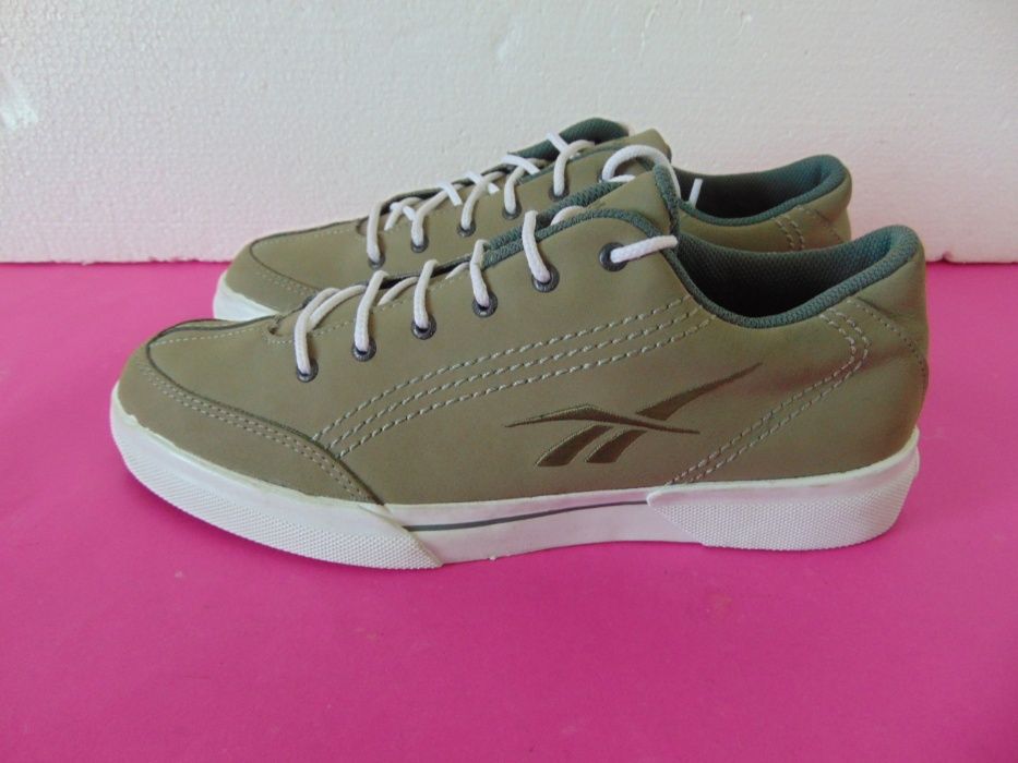 НОВИ Reebok номер 44.5 Оригинални мъжки кецове