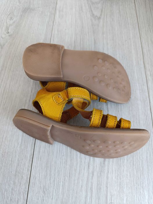 Сандали за момичета. Кожа