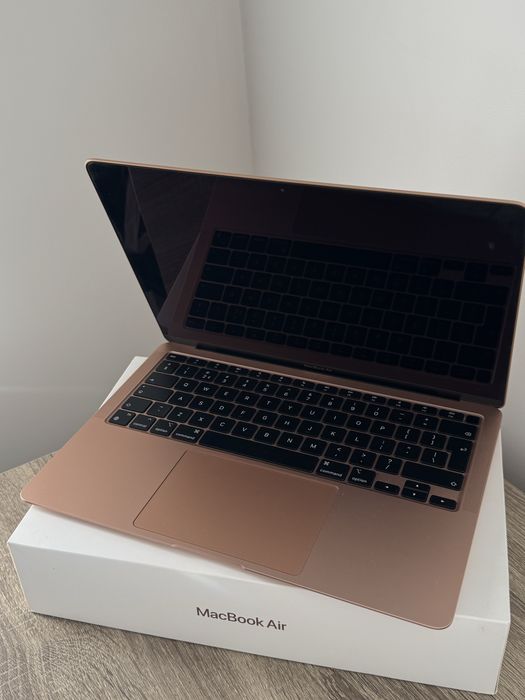 MacBook Air M1 2020、8GB、256GB MacBook Air M1 2020 - 256gb, 8gb ram, 94% Timisoara • OLX.ro