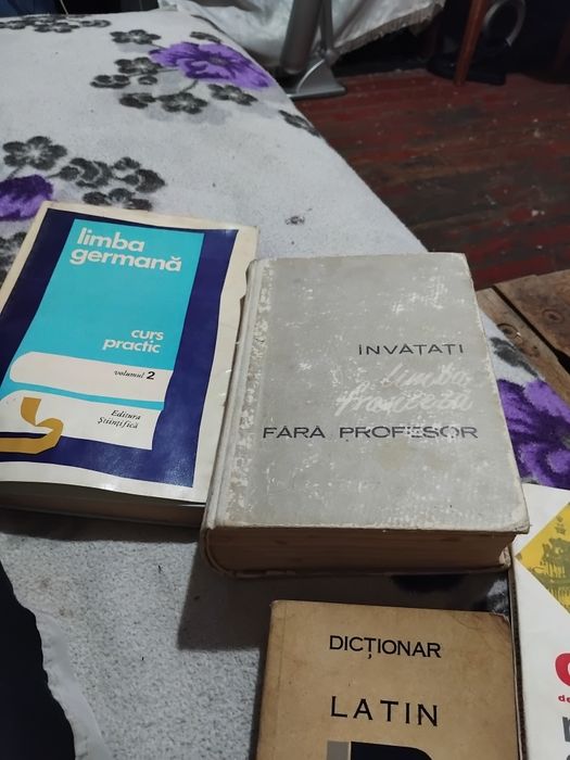 Doua mici dicționare roman german ..un altul ghid de conversație roman