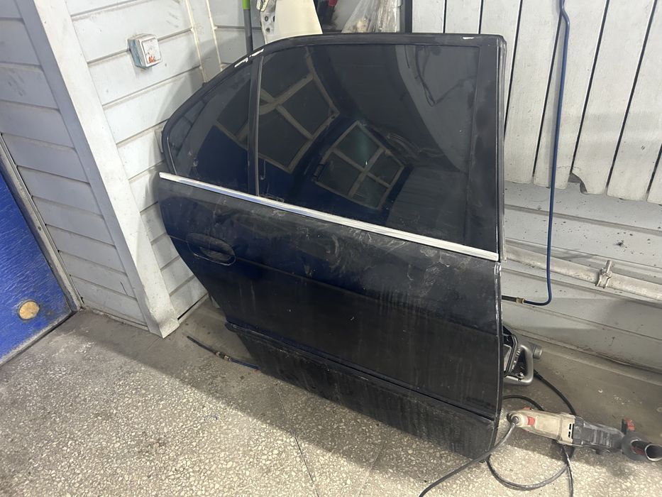 Продам запчасти на бмв Е38. 730i.