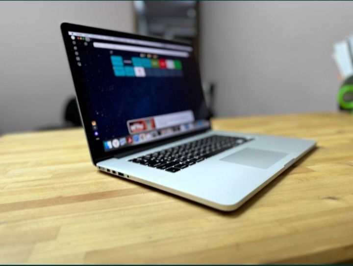 Продам МасBook Pro (Retina, 15-inch, Mid 2015)