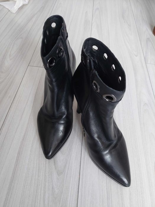 Боти от естествена кожа