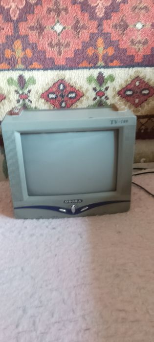 Телевизор и колонки