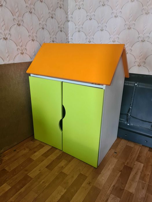 Стол - домик шкаф детский