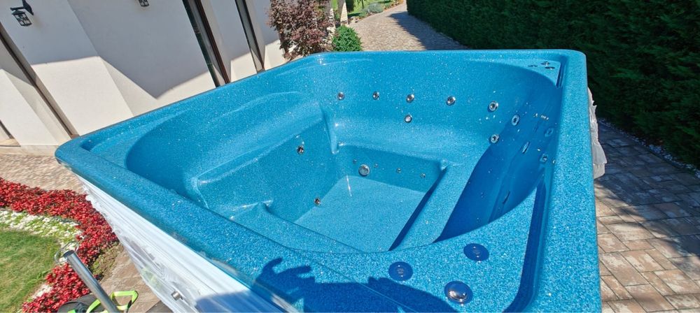 Ciubar Fix 8-10 persoane hidro,aeromasaj,led ,jacuzzi model 2025