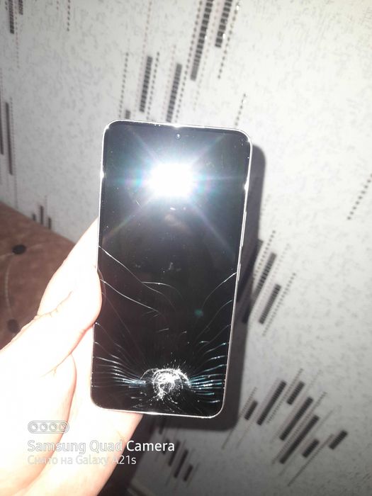 Samsung s22plus Xolati yaxshi akuratniy ishlatilgan. Aybi Ekran kuygan
