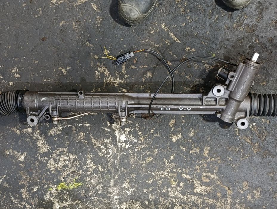 Рейка рулевая на Ауди А8D3 с датчиком