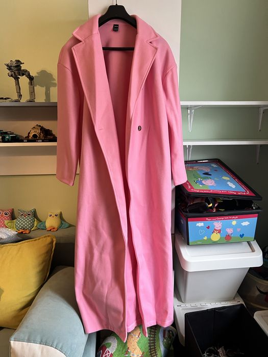 Дълго розово палто