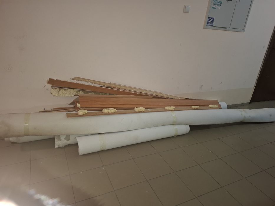 Линолеум продам б/у. Этажный дом.