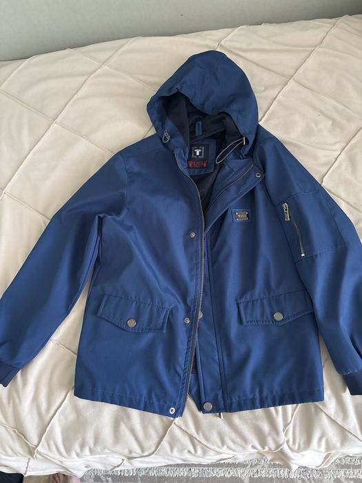Куртка ветровка