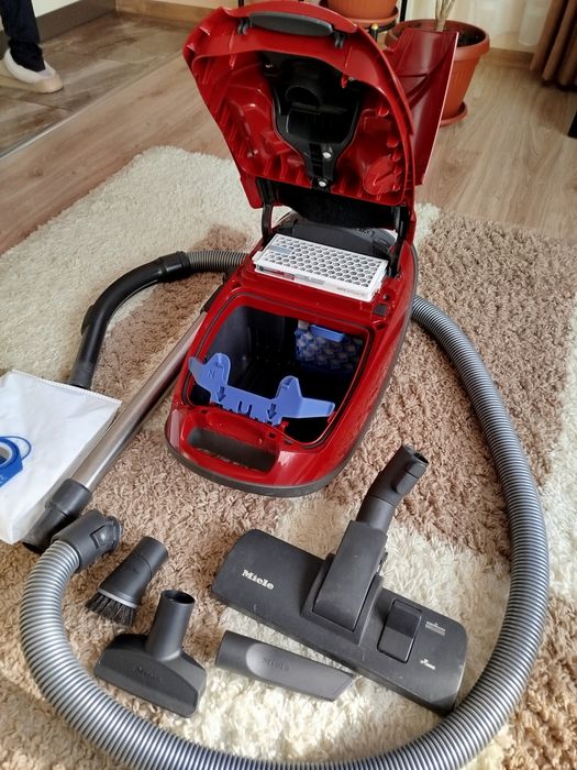 Прахосмукачка Miele c3