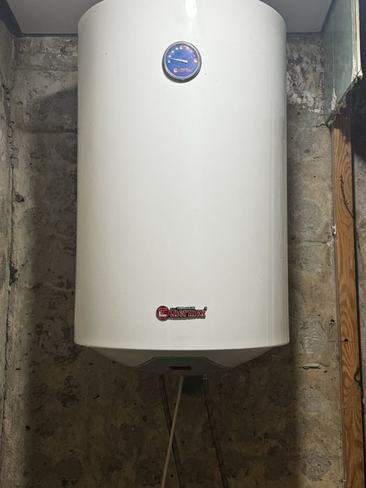 Продам водонагреватель на 80 литров