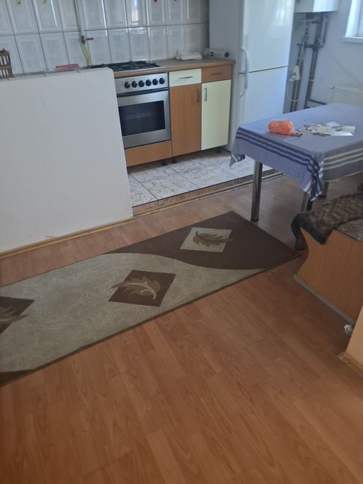 De închiriat apartament!