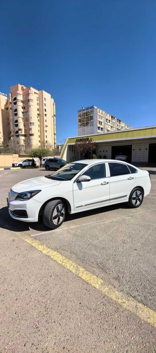 DONGFENG E70 Elektromobil