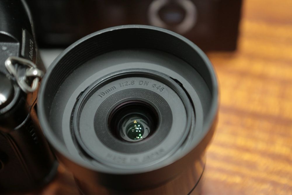Panasonic Lumix DC-G9L G9 cu obiectiv  19mm 2.8 schimb cu laptop
