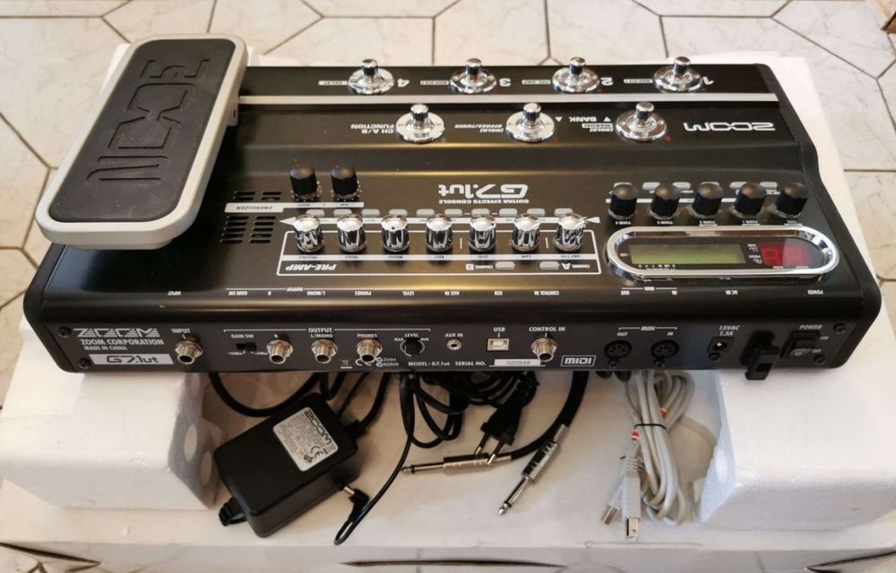 Гитарный ламповый мульти процессор zoom G7.1ut