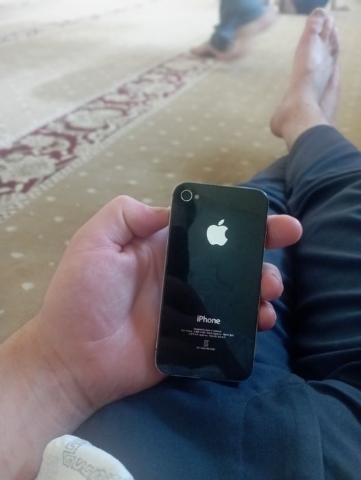 Iphone 4 s 16gb tel radnoy  1 ta batrey almashgan