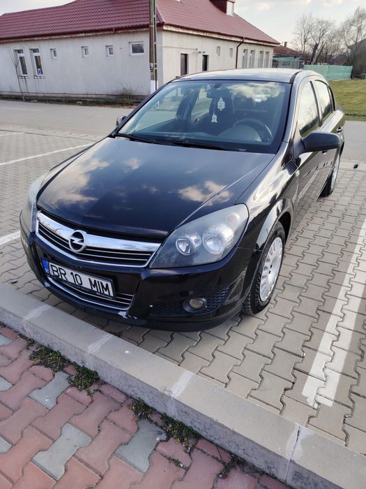 Vand Opel Astra 2011, 1.6, benzina