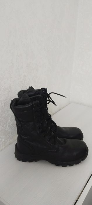 Спец.обувь. берцы зимние, утеплённые.