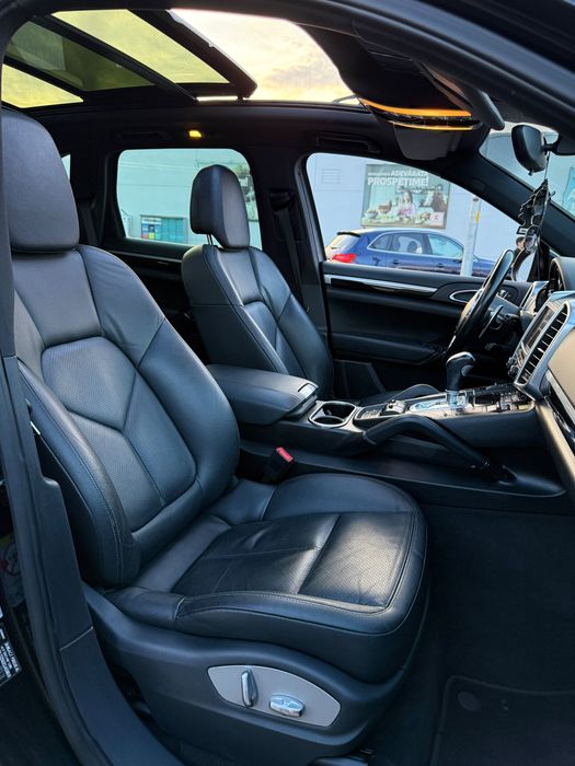 Porsche Cayenne  3.0D /245 cai/ an 2012 /Perne Aer ,,Xenon, Panoramic ,Piele ,Carlig 3,5T