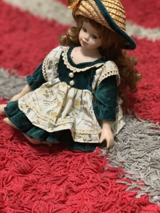 Papusa de portelan rara