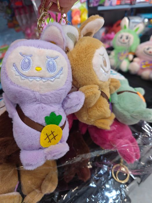 Плюшена играчка Лабубу с ключодържател