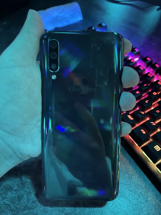 самсунг а50 в хорошем состояние