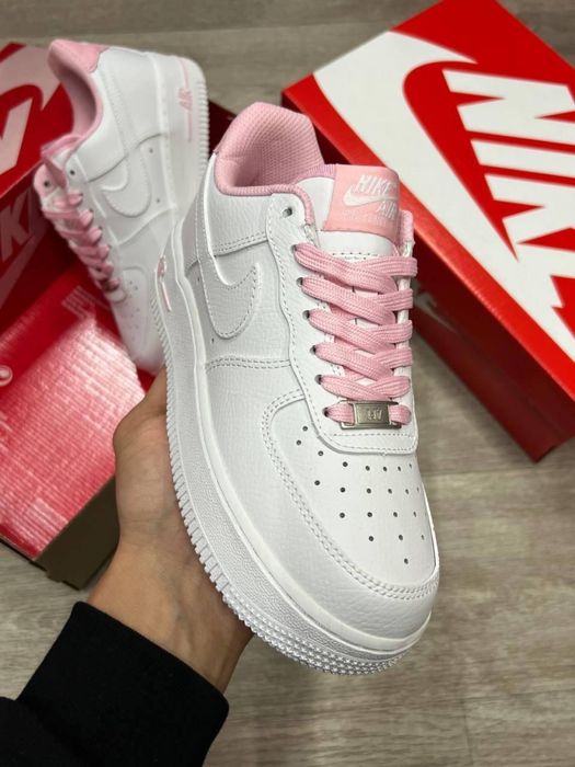 Nike Air Force 1 – Alb cu Roz – NOI, Marimile 36-40