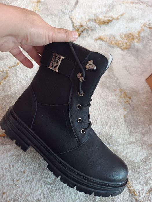 Ботинка сатылады