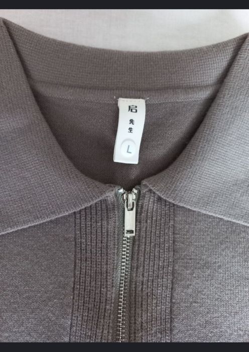 Продам подросковую кофту новая