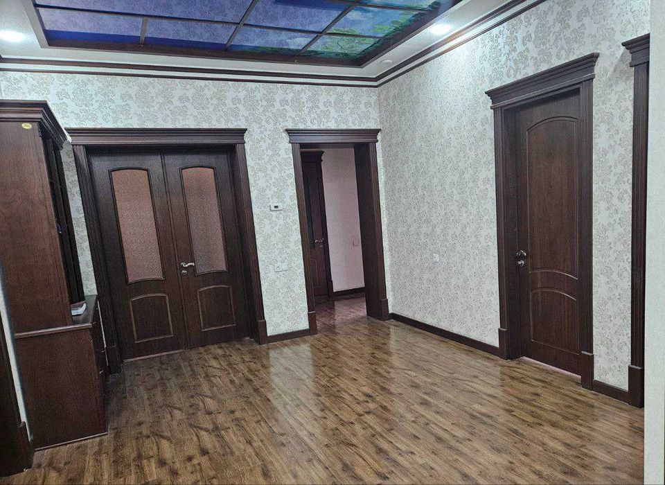 Продается элитная 5-комнатная квартира.