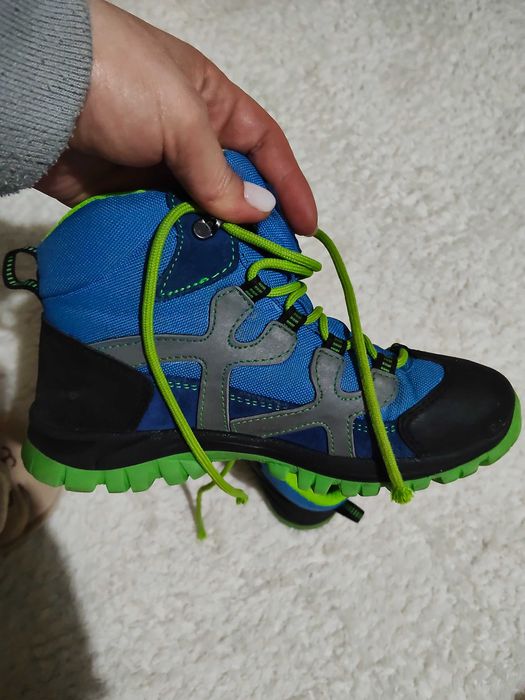 Обувки за момчета номер 34