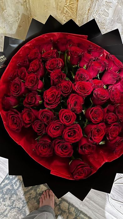 Букет цветов красные розы
