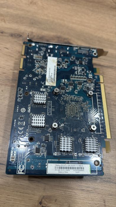 Fujitsu Radeon HD 6670/1Gb/DDR5
