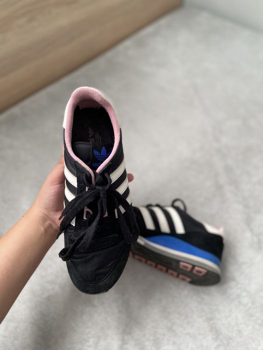 Оригинални дамски обувки АДИДАС