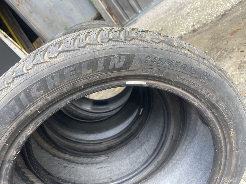 245 45 19 зимни гуми MICHELIN