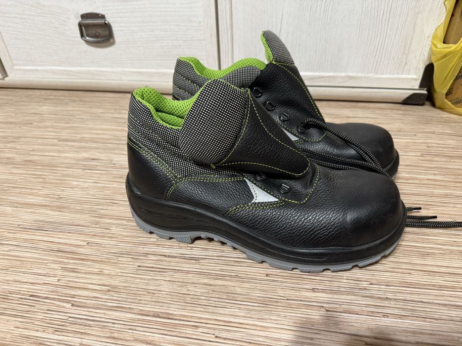 Спецобувь новый в отличном качестве