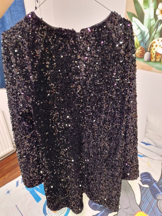 Rochie cu paiete H&M, o singura purtare, marimea M