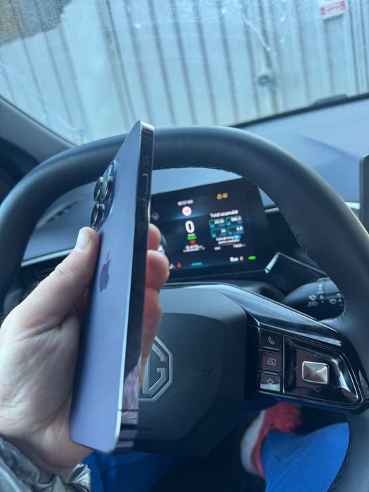 Vand iphone 14 pro max impecabil pentru piese