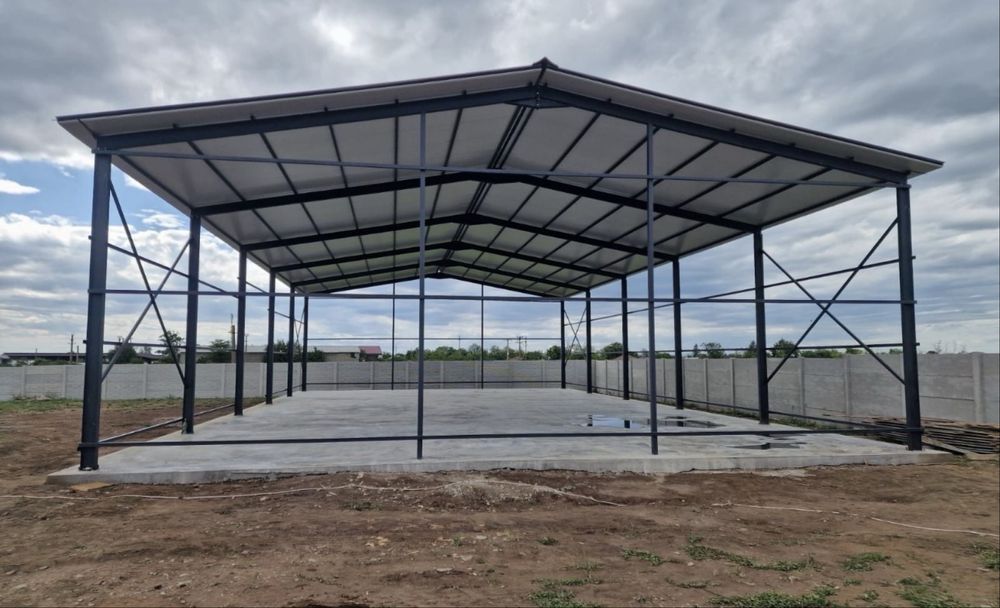 Vand hale si structuri metalice la super preturi