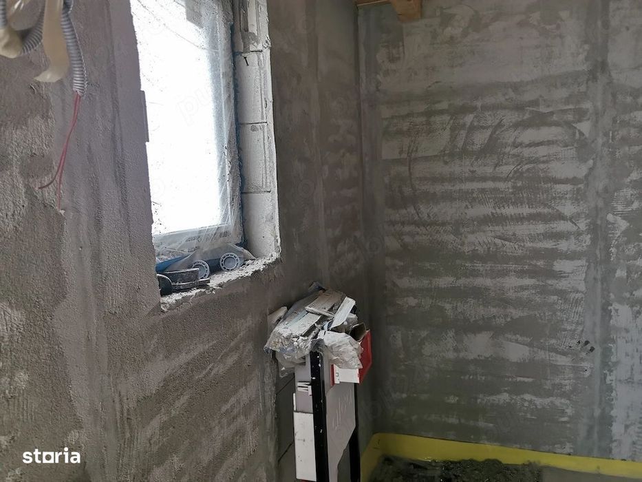 Vand casa la gri Popricani