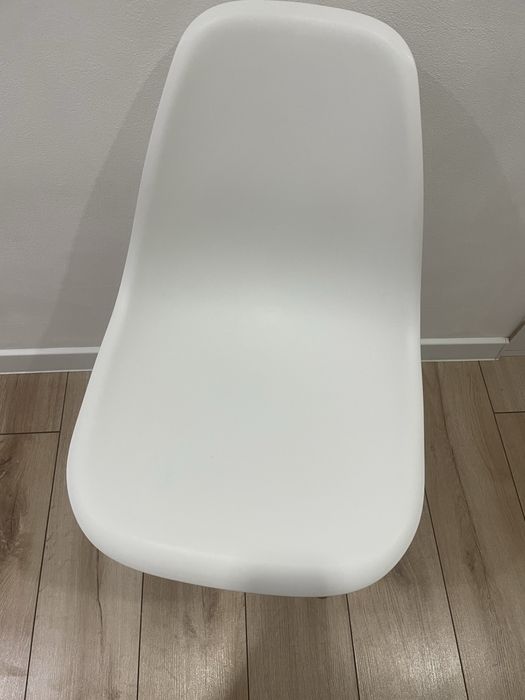 Продам один стул 3 500 тенге